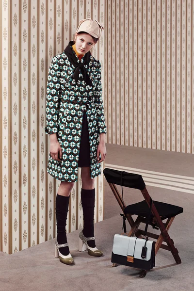Look 16